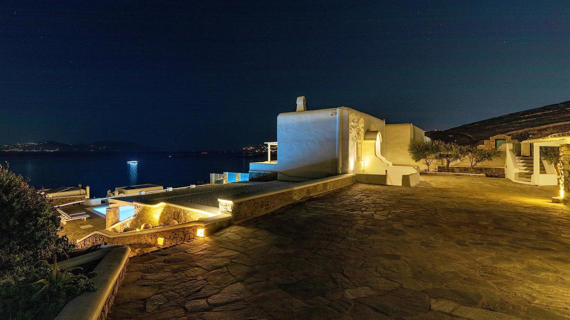 Michaelangelo * Mykonos Town